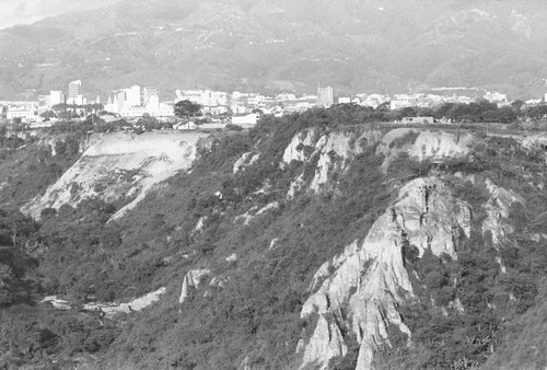 Soil erosion and the city, Bucaramanga, Colombia, 1975
