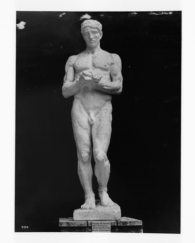 Figure on columns, west entrance, Education Palace, by Ralph Stackpole