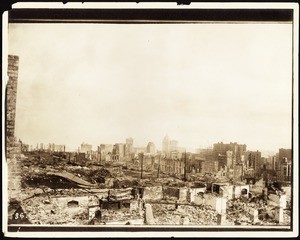 Panoramic view of San Francisco following the 1906 earthquake, viewed from Nob Hill, 1906