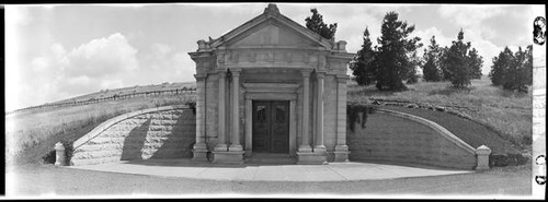 Mausoleum at Oak Hill Cemetery