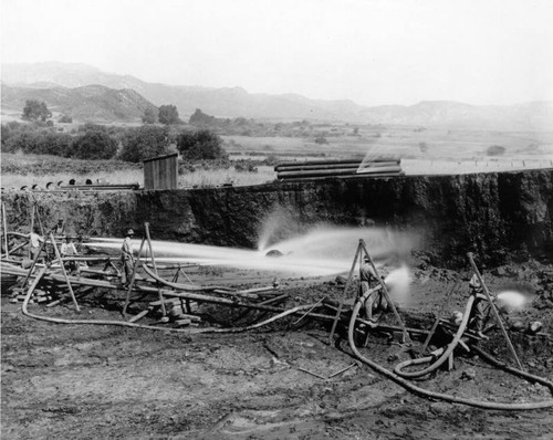 Construction of the L.A. Aqueduct