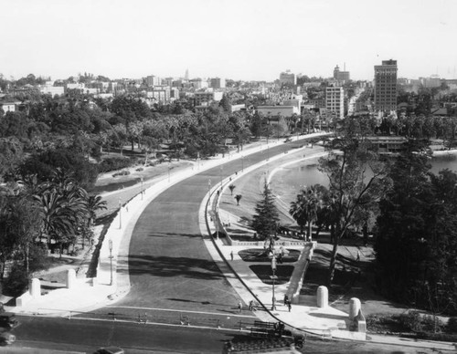 Wilshire construction in MacArthur Park