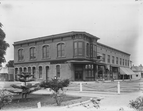 Bank of Orange on East Chapman Avenue, Orange, California, ca. 1907