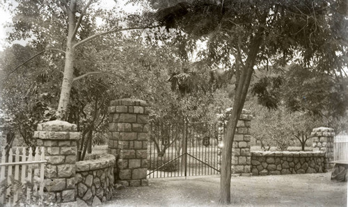Gate and drive to the Charles Bach estate in Kentfield, Marin County, California, circa 1902 [photograph]