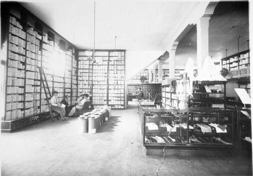 Burum and Burum Store, Dinuba, Calif., 1910
