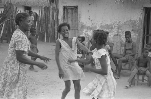 Girls boxing outdoors, San Basilio del Palenque, ca. 1978