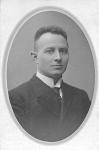 Marius Christian Jensen b. 16.01. 1884 in Taps, Kolding. Smith. Missionary education at DMS, He