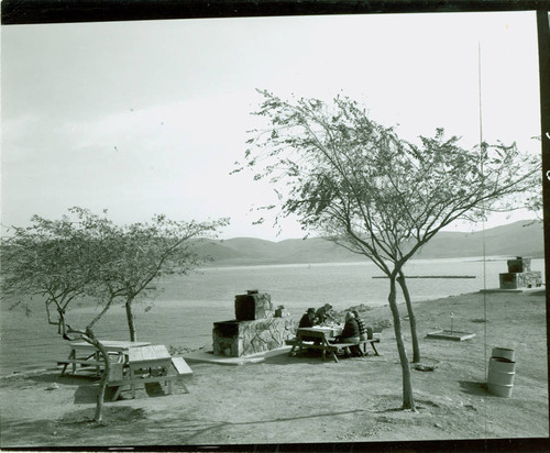 View of picnic area at Puddingstone Lake at Frank G. Bonelli Regional Park
