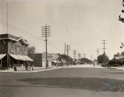 Stockton - Streets - c.1920 - 1929: Pacific Ave. Devencenzie's Market