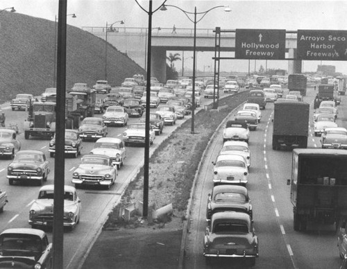 Trafic jam in city's freeway