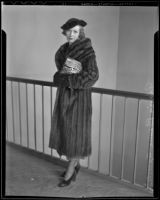 Roxana Gloria Spreckels begins divorce proceedings, Los Angeles, 1936
