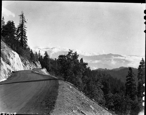 Generals Highway, south of Little Baldy Saddle