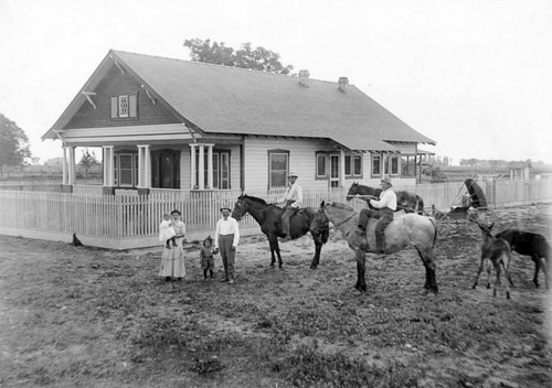 Kotchevar Family, Tulare County, Calif., ca 1910