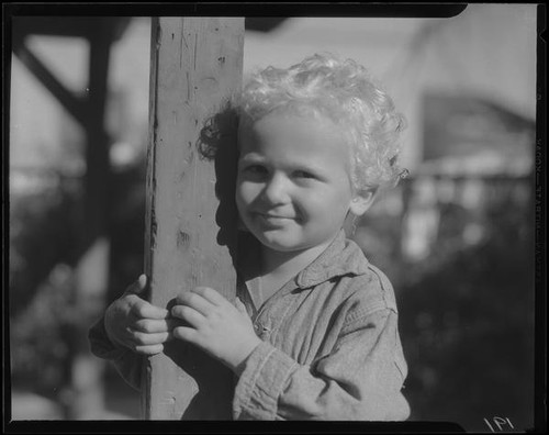 Child and post, Los Angeles, circa 1935