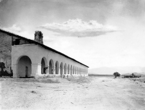 Early view of San Fernando Rey de Espan~a Mission