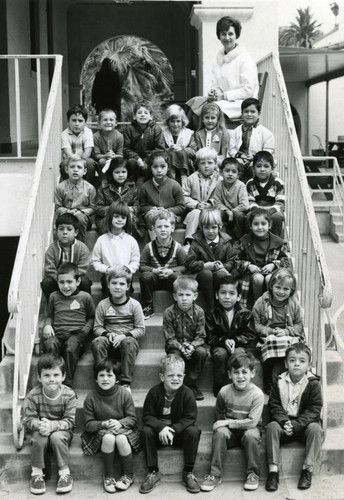 Avalon Schools, Mrs. Stout's kindergarten class, 1967-1968, Avalon, California (front)