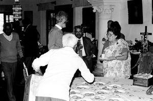 Billeder fra Kirkeminister Torben Rechendorff og bestyrelsesformand Thorkild Schousboe Laursen rejse til Indien 1992