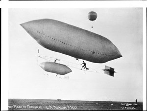 Dirigible race in the Dominguez Air Meet, Dominguez Field, Los Angeles, 1910