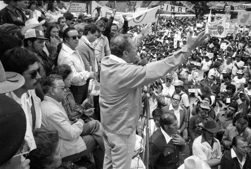 Presidential Candidate Ángel Aníbal Guevara gives a speech, Guatemala City, 1982