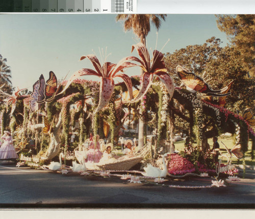 ["Summertime" 1981 Rose Parade float from Mission Viejo photograph]