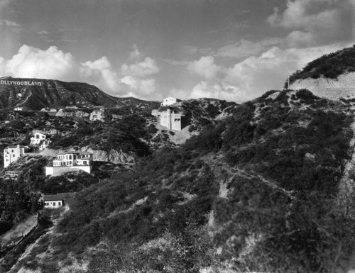 Hollywood hills and sign