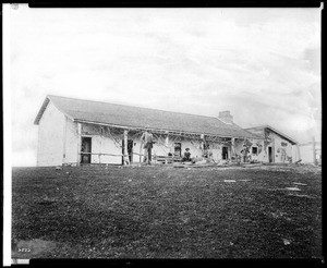 Exterior view of an unidentified adobe on Rancho Agua Hedionda in San Diego, ca. 1930