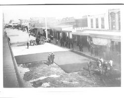Paving Main Street, Petaluma, California, 1907