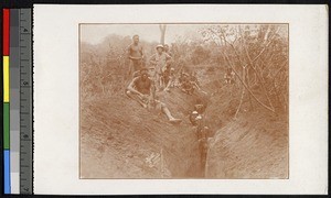 Building an irrigation canal, Kanzenze Mission, Congo, ca.1920-1940