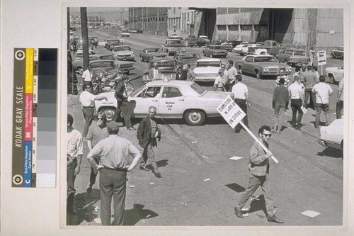 Teamsters picket Yellow Cab yard at 8th and Townsend Streets as cabs come in off the street