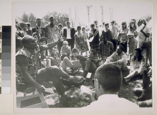 Anti-Vietnam discussions. Lake Merritt Park, Oakland