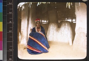 Priest and shrine, Ilesha, Nigeria, s.d