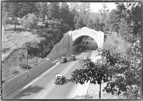 [Early Los Angeles]. Arroyo Parkway tunnel