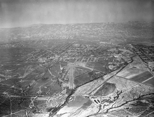 Aerial view of Taft, and Taft Kern County Airport, looking southeast