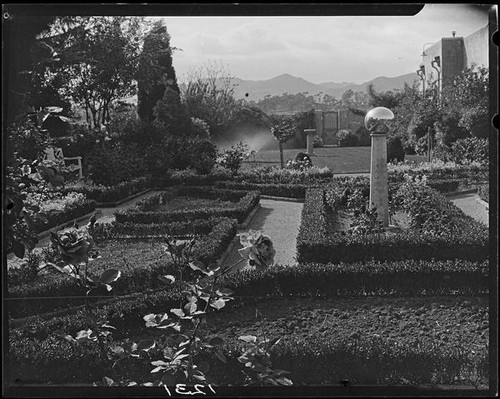 Garden, Harry Motson Gorham residence, Santa Monica, 1928