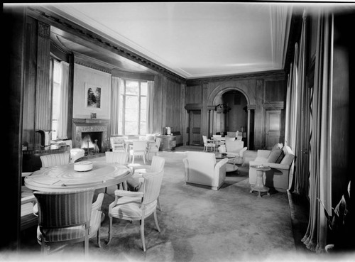 Weber, Hilda Boldt, residence. Living room