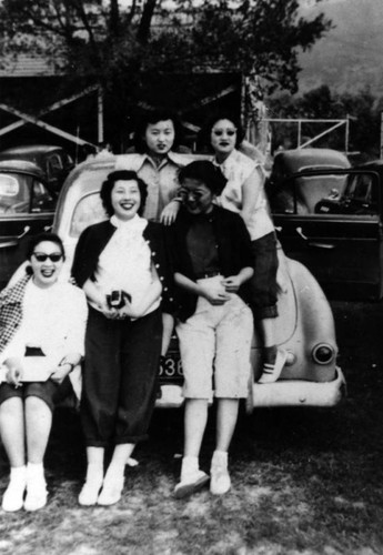 Japanese American women at picnic
