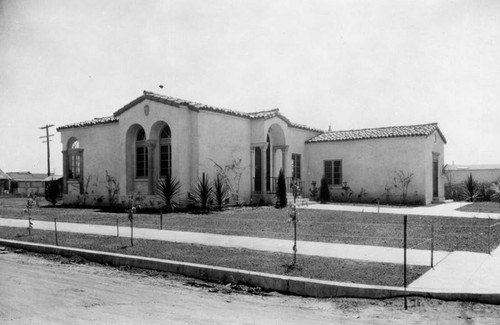 Exterior of the old Canoga Park Branch