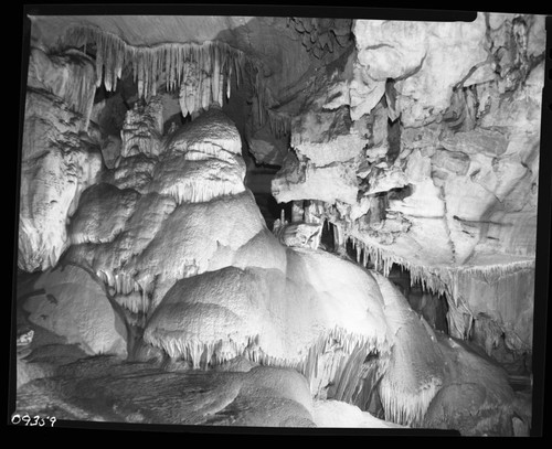 Crystal Cave Interior Formations, Dome in Dome Room