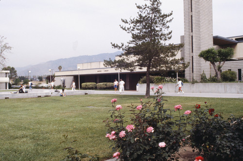 Floyd S. Hayden Memorial Library at Citrus College, 1988