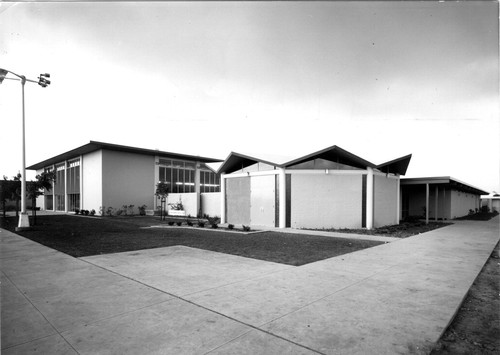 Exterior of City of Commerce Aquatorium