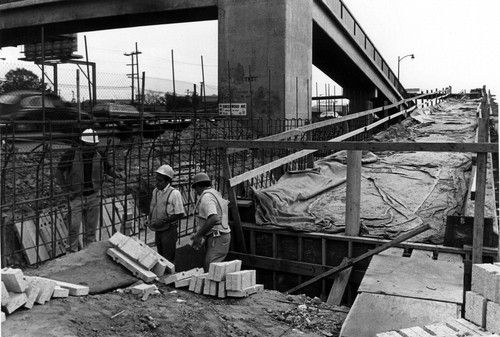Construction of a bridge over the Santa Ana Freeway
