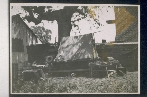 [Makeshift shelter for laborers on a ranch.] Visalia 1908