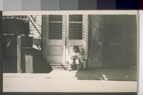 Chinatown. Fresno, Cal. [Children sitting on front stoop.]