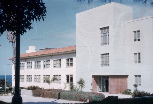 Ritter Hall on the campus of Scripps Institution of Oceanography. April 1957