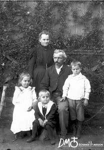 Dr Liengme with his wife and children, Elim, Limpopo, South Africa, 1902