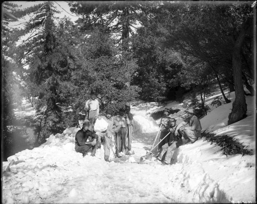 George Jones and men clearing snow from the road near the Mount Wilson Hotel