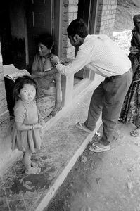 UMN, Nepal, 1991. Fra Tansen Mission Hospital. Vaccinationsprogram
