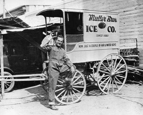 Old Settlers Parade ice wagon