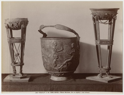 Pe. Ia. No. 19005. Napoli - Museo Nazionale. Are in argento e vaso etrusco