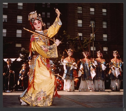 New Year festival brings operatic dancing to the streets of San Francisco /